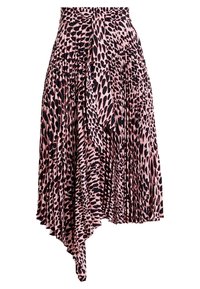 Růžová plisovaná sukně s černým leopardím potiskem, s překládaným designem a asymetrickým lemem, vyrobena z měkké a lehké tkaniny.
