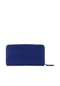 Portafoglio in pelle blu con una texture liscia, chiusura con zip e una tasca frontale. Design semplice e rettangolare dallo stile minimalista.
