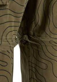 Market MORAINE - Reisitaskuhousut - kelp