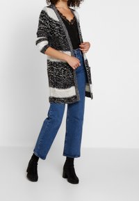 Noisy May Camicetta - black