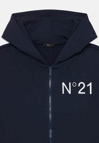 Marinblå zip-up huvtröja med en mjuk textur, med en vit logotyp "N°21" på framsidan och en fodrad huva för extra komfort.