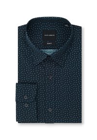 Koszulka slim fit w ciemnoniebieskim materiale, z geometrycznym wzorem małych jasnoniebieskich trójkątów. Kołnierzyk zapinany na guziki oraz detal mankietu z jednym guzikiem.