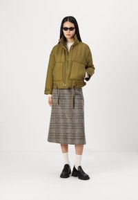 ONLY ONLMAYDA QUILTED JACKET - Chaqueta de invierno - nutria