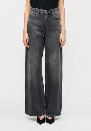 HIGH WAIST FLARE - Laza szabású farmerek - dark grey