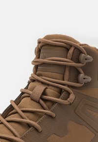 Magnum Boots ULTIMA 6.0 WP - Šněrovací kotníkové boty - coyote
