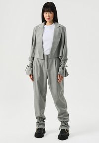 Laurella Blejzr - light grey