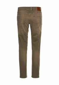 Slanke bruine denim jeans met vijf zakken, riemlussen en leren taillebandpatch. De stof heeft een zachte, licht gestructureerde afwerking.