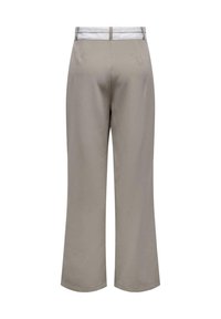 Pantalones de pierna ancha en gris claro con una textura suave, con una cinturilla blanca y bolsillos frontales discretos. Diseño clásico y a medida.