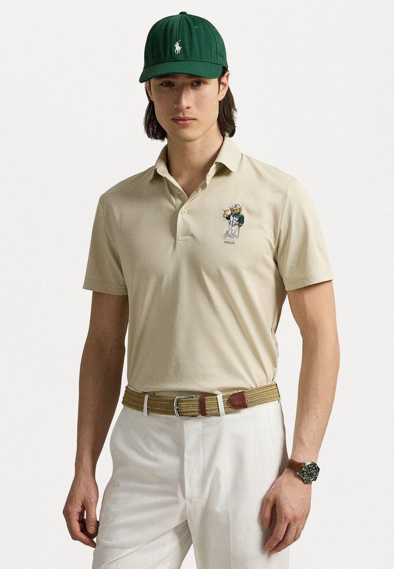Polo Ralph Lauren TAILORED FIT BEAR PERFORMANCE POLO SHIRT - Pólóing - basic sand