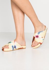 Scotch & Soda YOLIN  - Mules - yellow