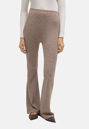 FLARE PUNTO - Pantalones - brown