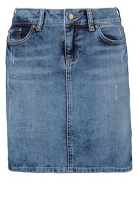 Denimkjol i blekblått, med rakt snitt, frontknäppning, två fickor och lätt slitna detaljer längs fållen.