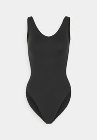 Bañador negro de una sola pieza con un escote en V profundo y tirantes anchos. Fabricado en un material suave y elástico; cuenta con aberturas de pierna altas.