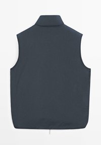 Ciemnogranatowa kamizelka bez rękawów z wysokim kołnierzem, gładka w dotyku, z zamkiem na dolnej krawędzi. Prosty, kanciasty wzór bez zdobień.