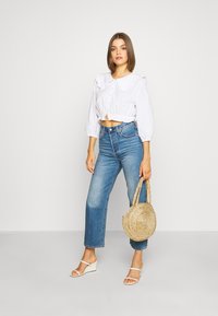 Levi's® RIBCAGE STRAIGHT ANKLE - Calças de ganga de perna direita - at the ready