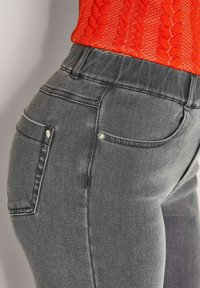 Niet geselecteerd, grey