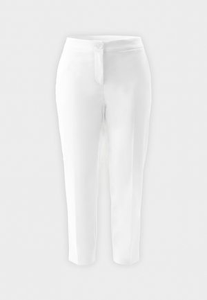 Weiße, maßgeschneiderte Hose mit Knopf- und Reißverschluss, geraden Beinen und taillierter Taille auf einfachem Hintergrund.