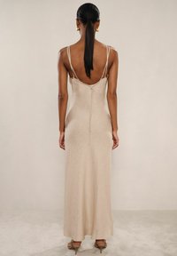 Reiss REGULAR FIT-ROXANNE DOUBLE-STRAP SLIP - Maxi šaty - neutral