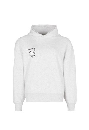 Sweat à capuche gris clair avec texte noir "Women of the Wave" sur la poitrine gauche et poignets et ourlet côtelés.