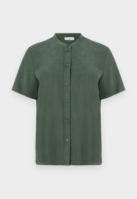Unselected, turf green