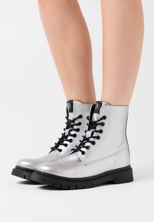 Tamaris, Bottines à plateau - silver-coloured