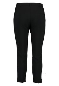 Pantalon noir sur mesure avec passants de ceinture, deux poches passepoilées à l'arrière et ourlets retroussés, vu de dos sur fond blanc.