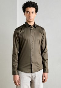 Lindbergh PLAIN - Košeľa - dark brown