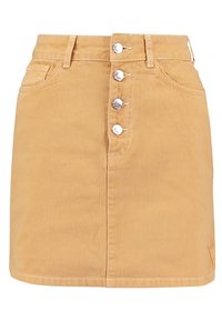 Falda de botones en denim amarillo, con un corte recto, dos bolsillos frontales y detalles de botones metálicos en la parte delantera.