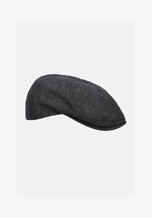 Szara czapka typu flat cap wykonana z teksturowanej tkaniny z subtelnymi prążkami i czerwonymi detalami szycia. Okrągły kształt i wydłużony daszek.