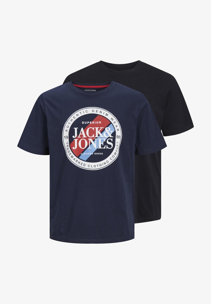 Duas T-shirts nas cores azul-marinho e preta. Tecido de algodão, design de gola redonda, apresentando um logotipo circular com "JACK & JONES" na frente.