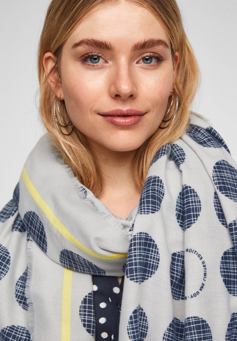 Damen Schals | s.Oliver Schal light grey aop/hellgrau - EV67570 Damen Schals | s.Oliver Schal light grey aop/hellgrau - EV67570