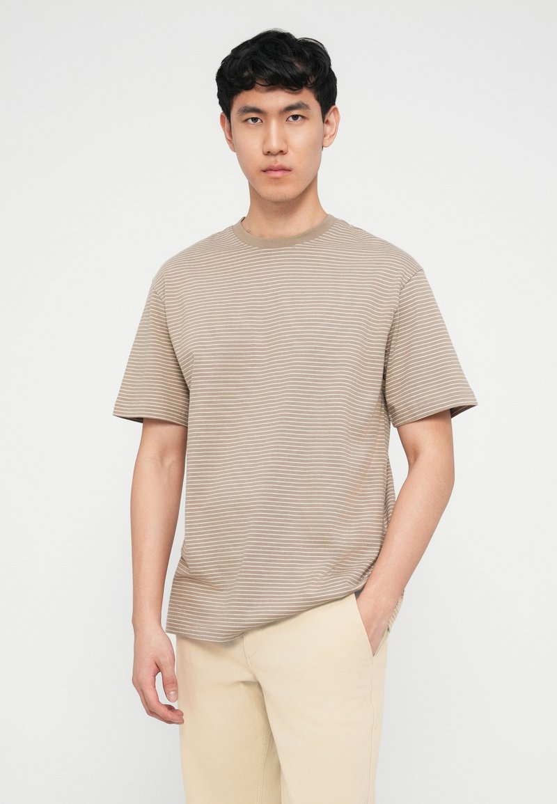 Jack & Jones JPSTOLLIE DYLAN - Chino - deep lichen green/grün