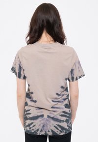 Paradiso Clothing GRATEFUL DEAD EYE CLOUDS UNISEX - Print T-shirt - beige