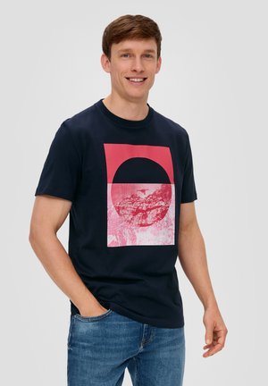 s.Oliver MIT FRONTPRINT - T-shirt imprimé - navy