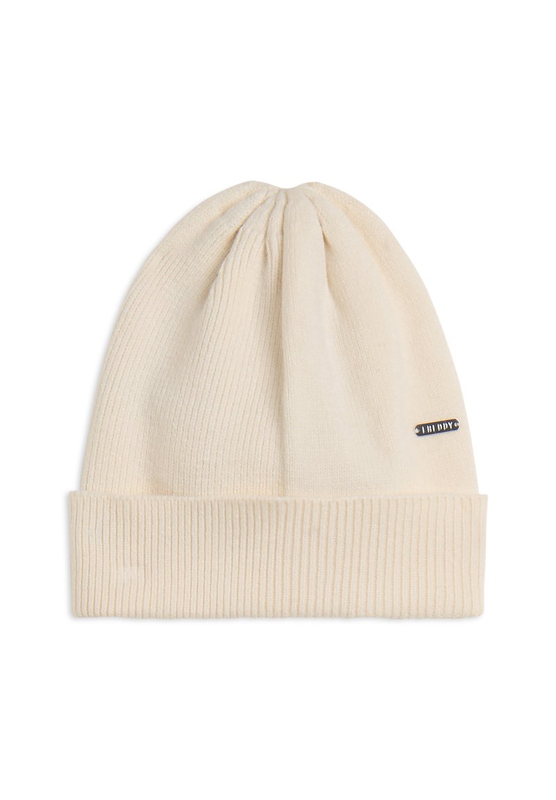 Beanie color crema realizzato in tessuto a coste, con risvolto e una piccola accento in metallo logo sul lato. Texture morbida e design semplice.