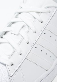 adidas Originals Tenisky - white