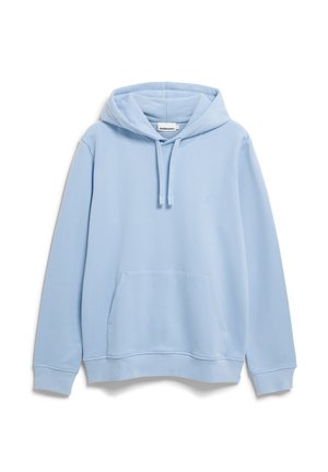Hellblauer Hoodie aus weichem Stoff, mit einer Fronttasche, verstellbarer Kordelzugkapuze und einem minimalistischen Logodetail auf der Brust.