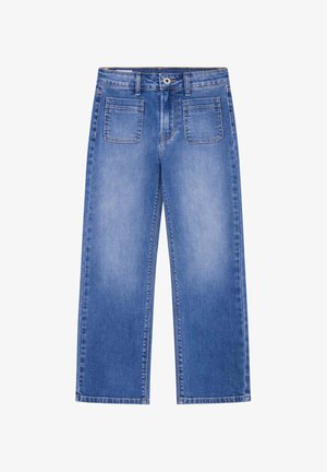 Jeans de mezclilla azul de pierna ancha con cierre de botón en la parte frontal, cinco bolsillos y un lavado desgastado. La textura es suave con detalles de costura visibles.