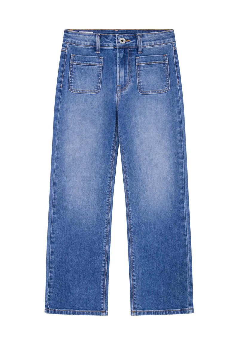 Jeans de mezclilla azul de pierna ancha con cierre de botón en la parte frontal, cinco bolsillos y un lavado desgastado. La textura es suave con detalles de costura visibles.