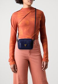 Coccinelle BEAT SOFT - Borsa a tracolla - royal blue