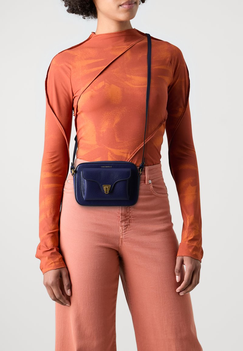 Coccinelle BEAT SOFT - Borsa a tracolla - royal blue