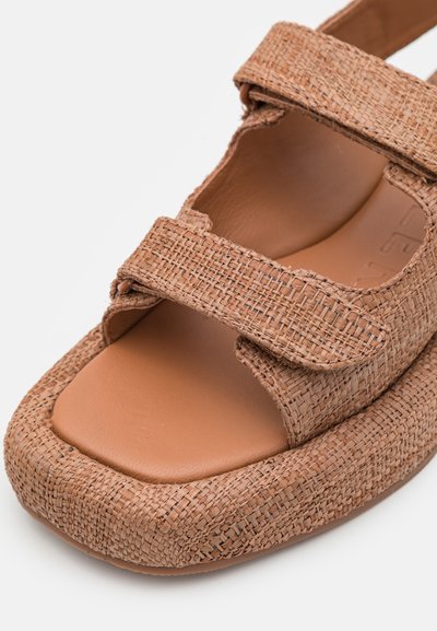 Loeffler Randall BLAISE TWO BAND PLATFORM - Sandalai - brown