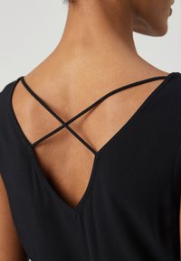 Vero Moda Petite Maxiklänning - black