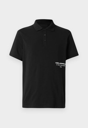 Černé polo tričko vyrobené z bavlny, s tříknoflíkovou légií a malým bílým logem s textem na levé straně. Krátké rukávy.