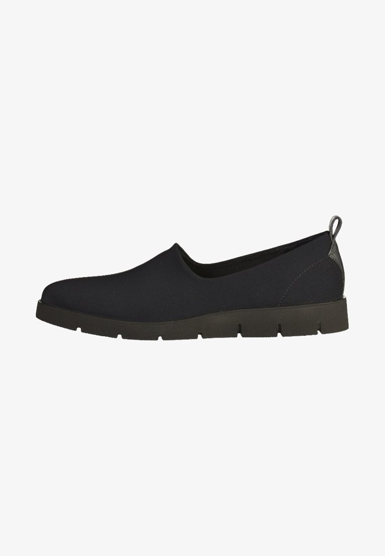 Chaussure décontractée noire à enfiler avec une semelle épaisse et une languette à l'arrière, conçue pour le confort et la facilité d'utilisation.