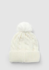 Berretto lavorato a maglia bianco con motivo a trecce e un morbido pom-pom sulla sommità. Presenta un bordo a coste robusto per maggiore comfort e calore.