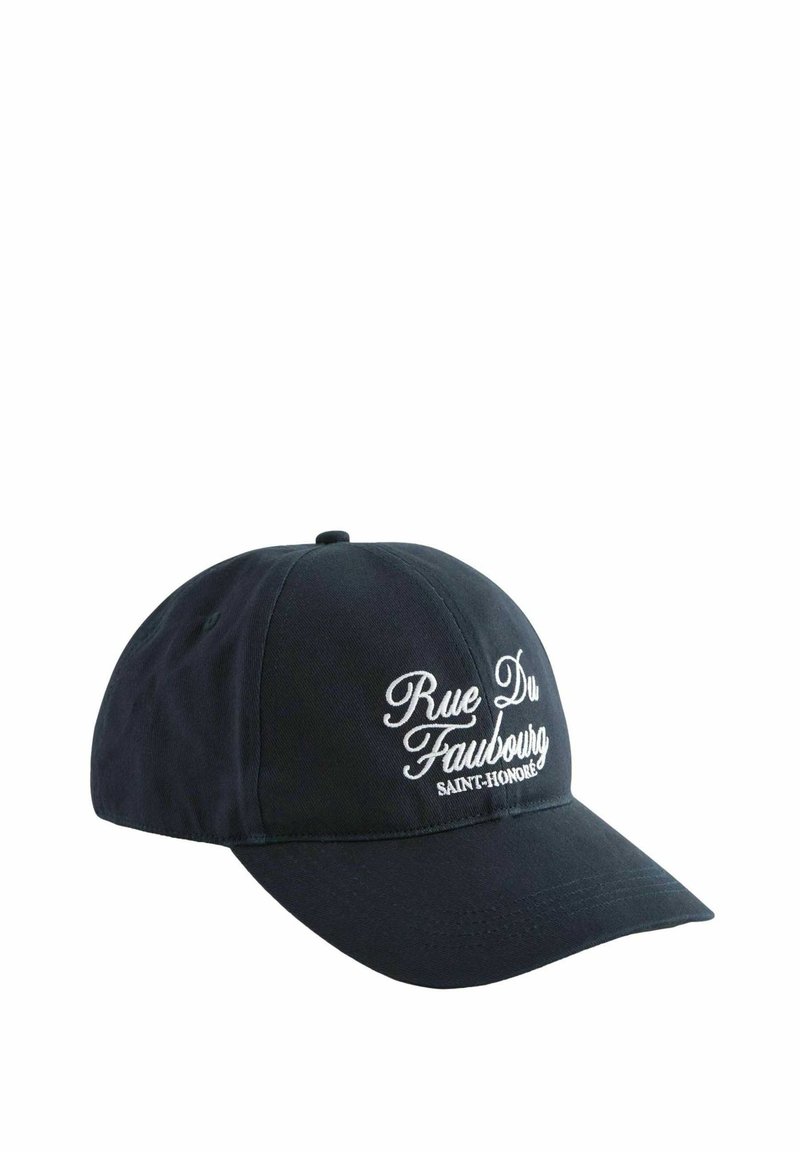 Casquette de baseball noire à visière courbée, brodée du texte blanc « Rue Du Faubourg Saint-Honoré » sur le panneau avant.