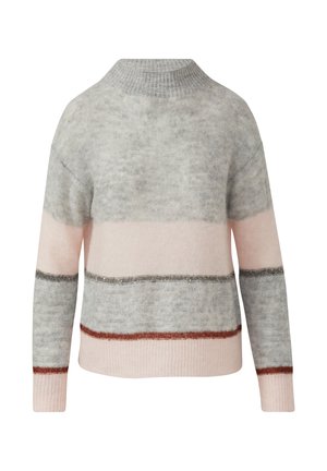 Pull en tricot doux avec des rayures horizontales gris clair, rose pâle et rouge foncé, et un col montant côtelé.