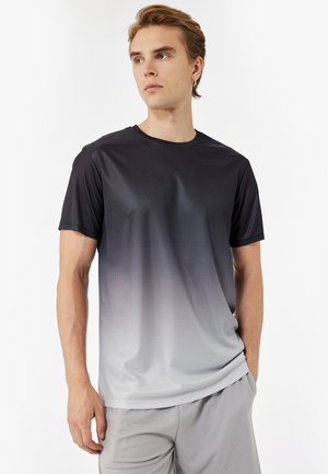 - T-shirt basic