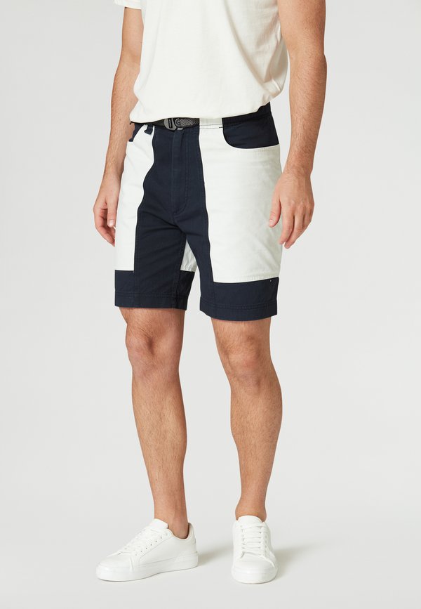 BREEZE BLOCKED - Shorts